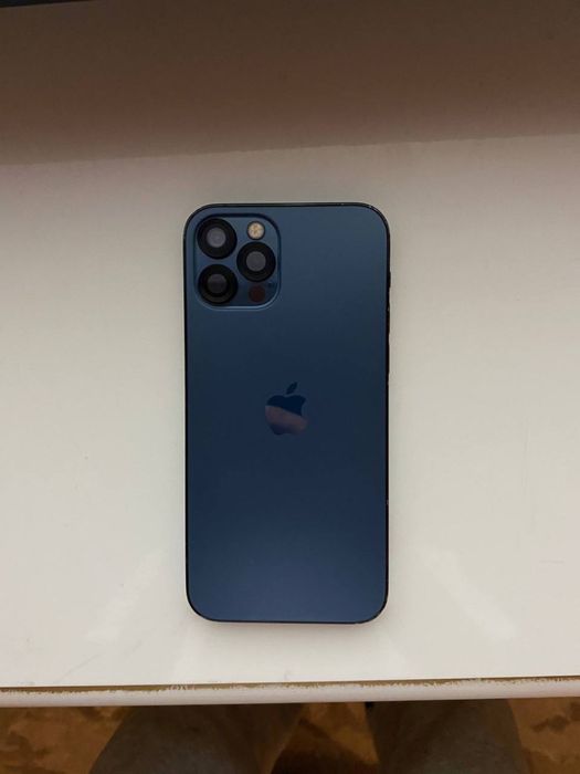 Айфон 12 про работает