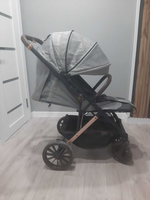 продам детскую коляску