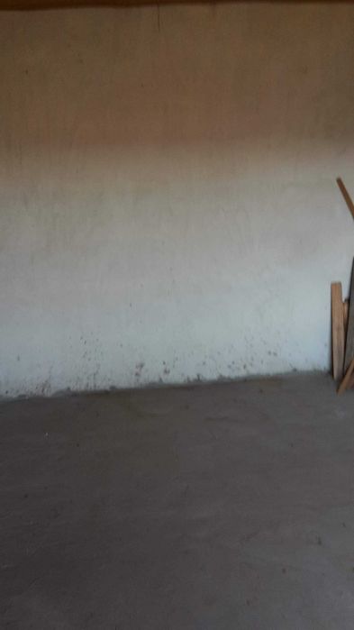 Продава двуетажна къща