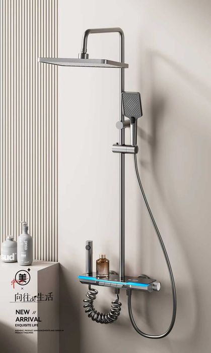 Модерен интелигентен душ с дисплей и LED подсветка D35