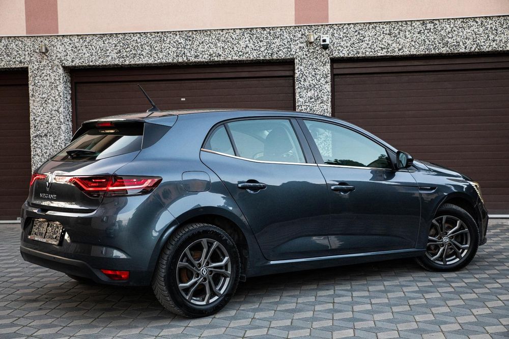Renault Megane facelift~Bord digital~faruri full led~Euro 6~86368 km Reali~ car play