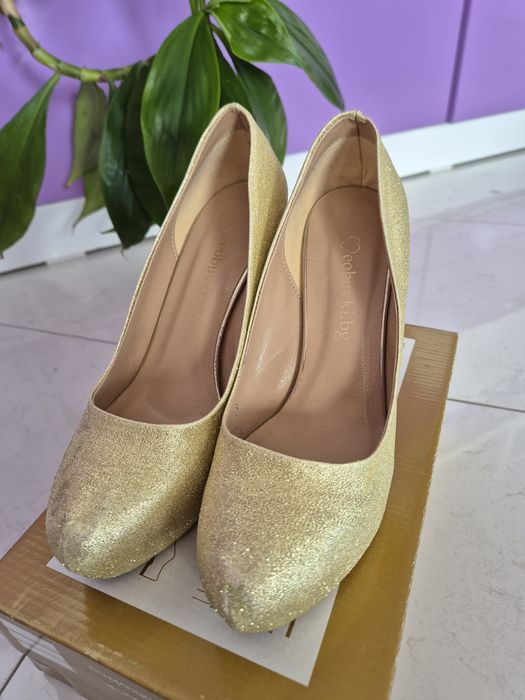 Продавам дамски токчета