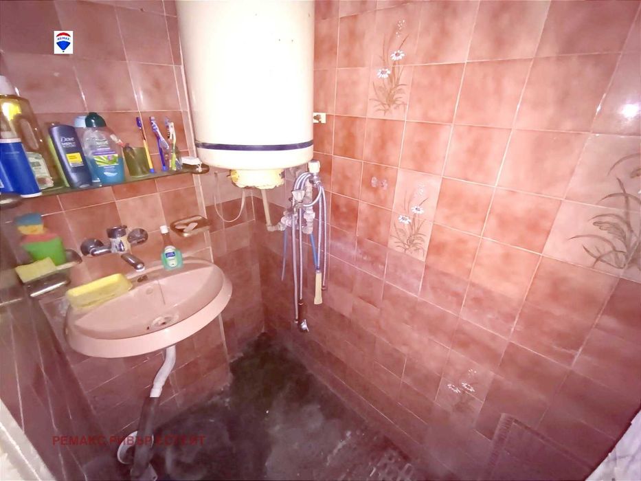 Продава се Къща в с. Юпер, Област Разград - 202 кв.м за 99 €/кв.м - Снимка #13