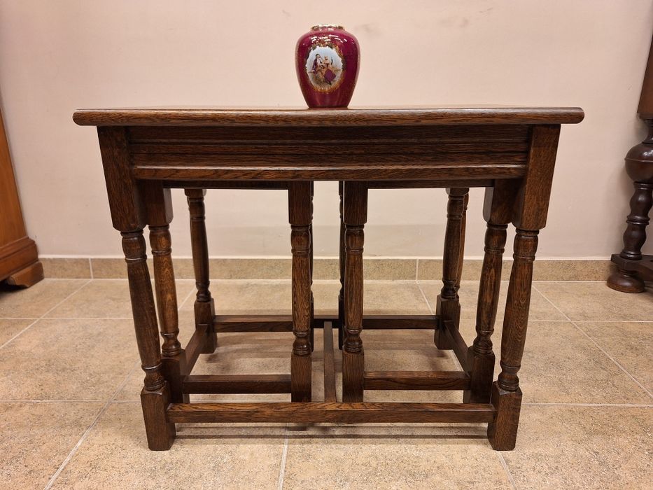 К - помощна масичка с табуретки