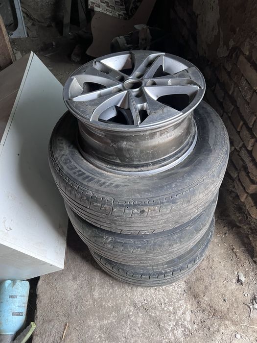 Продам диски 215/65/R16