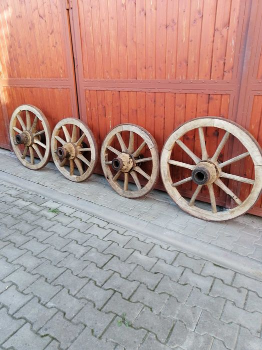 Roți de car vechi