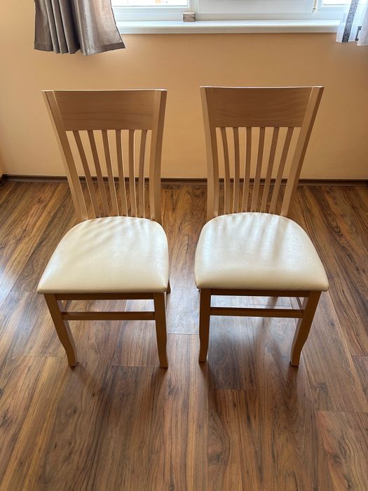 Трапезни столове