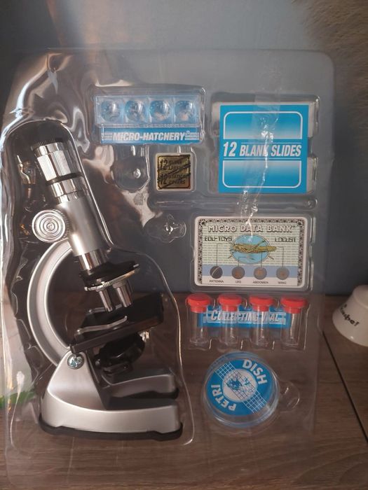 Детски микроскоп с осветление и проектор