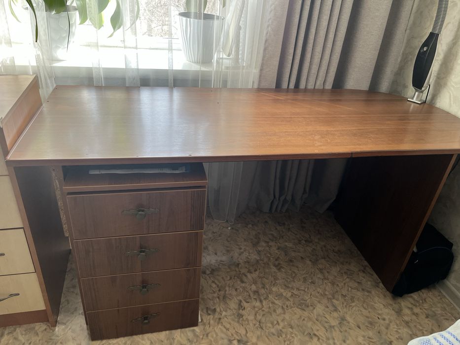 Учебный/рабочий стол