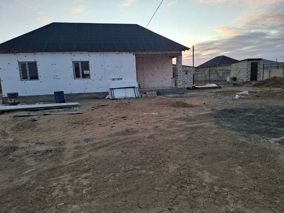 Уй сатылады жанадан салынган.