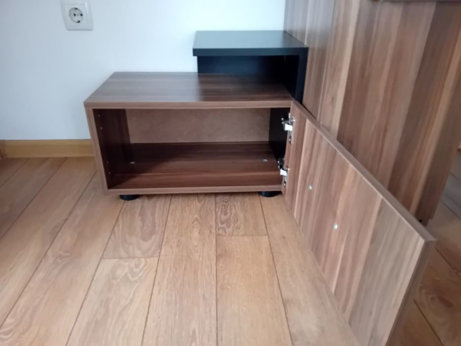 Спален комплект – гардероб,  легло 160/200, тоалетка, нощни шкафчета