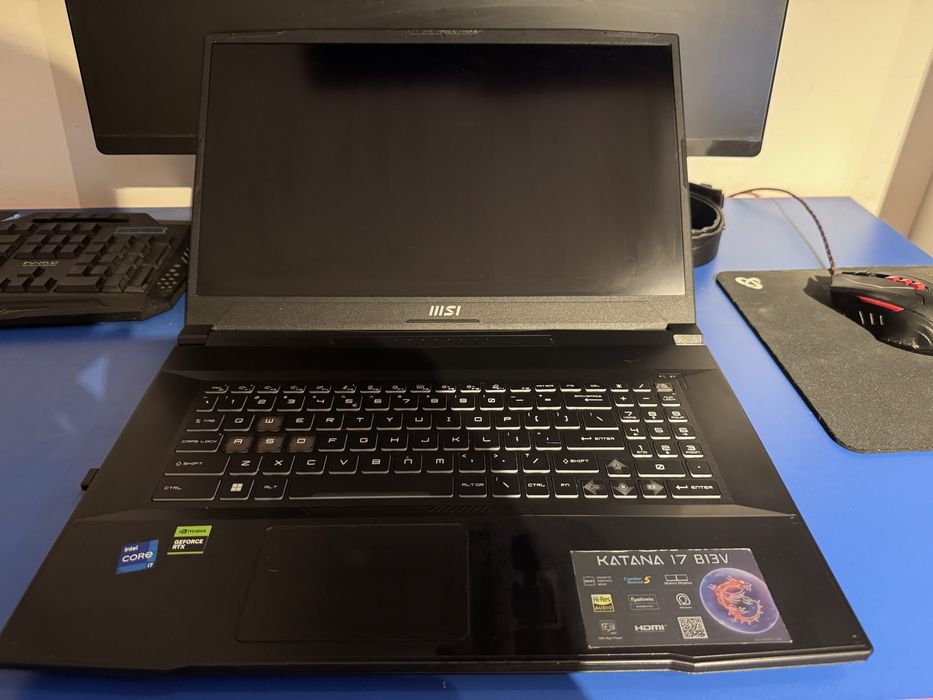 Laptop MSI katana 17 B13V