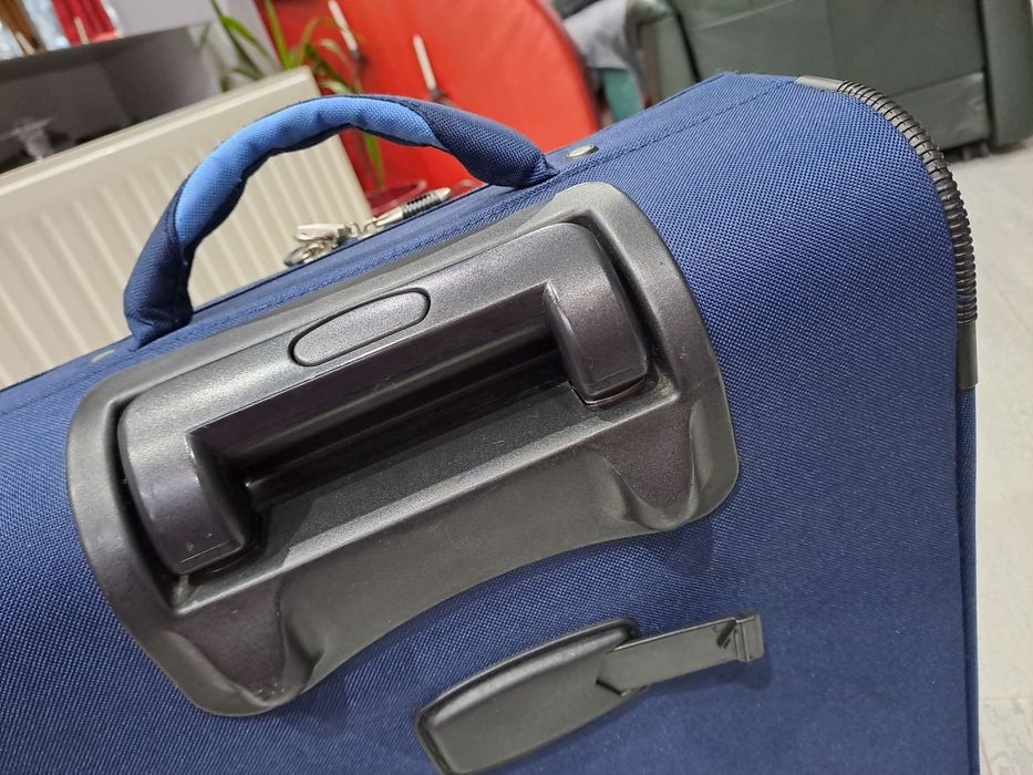 Куфар с колелца и телескопична дръжка- CL ! AX