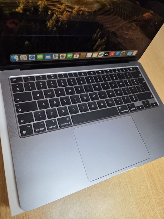 MacBook Air/M1/8 GB RAM/256 GB SSD/Space Gray-13 inch