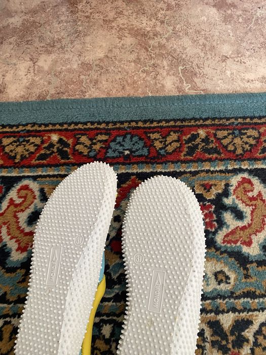 Продам детскую обувь для купания