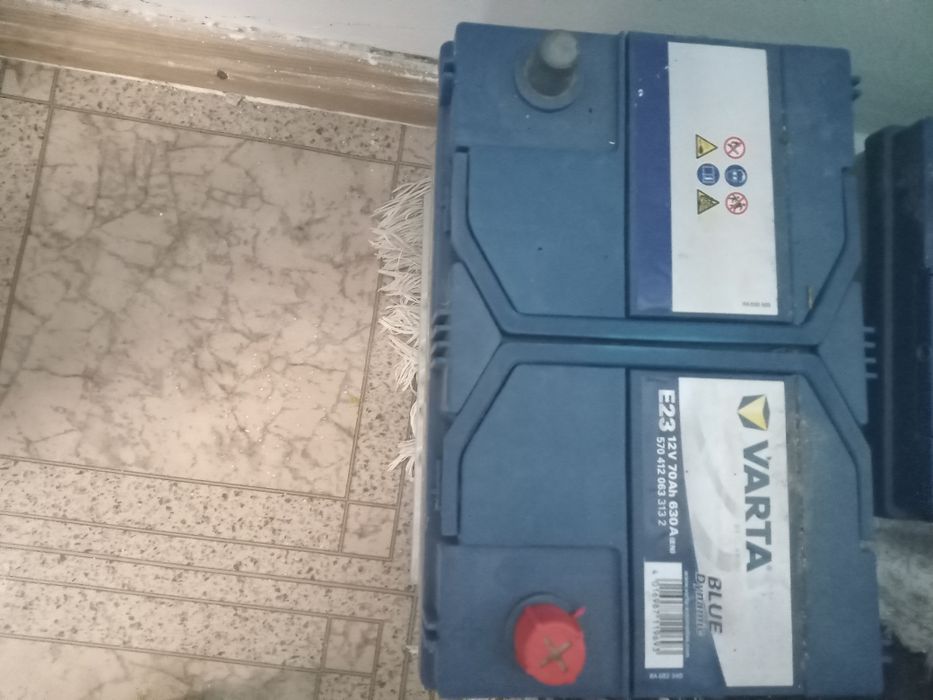 Продам аккумулятор Варта Е23