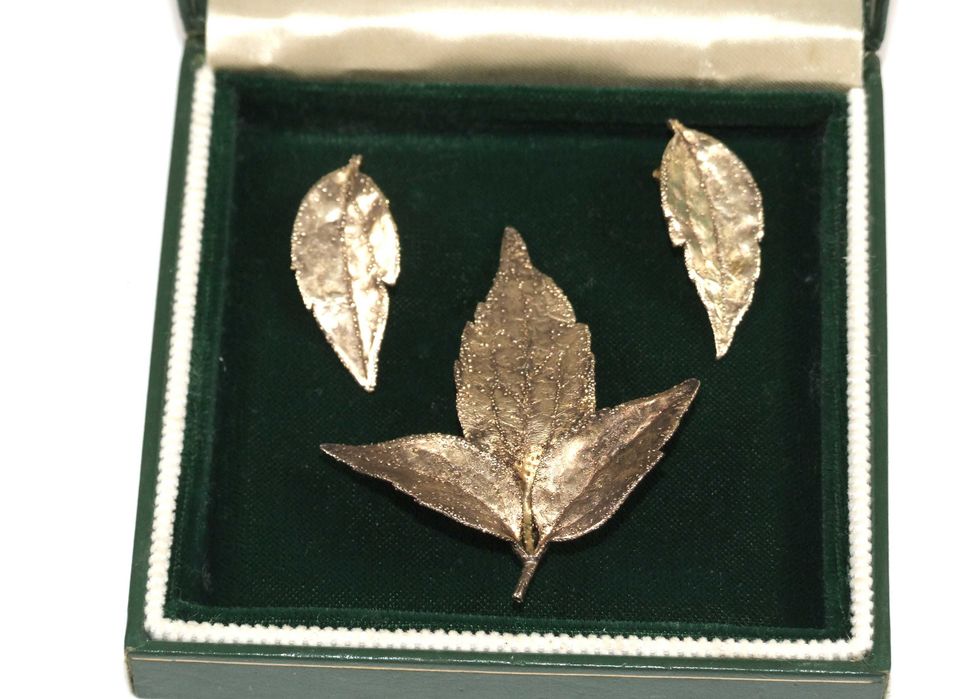 Set unicat: brosa si cercei din ARGINT placat cu AUR 24 K, Made in Denmark, NOU (caseta originala)