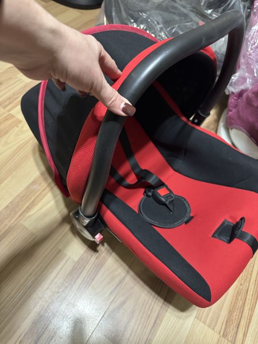 Автолюлька переноска в отличном состоянии, с рождения до 13 кг