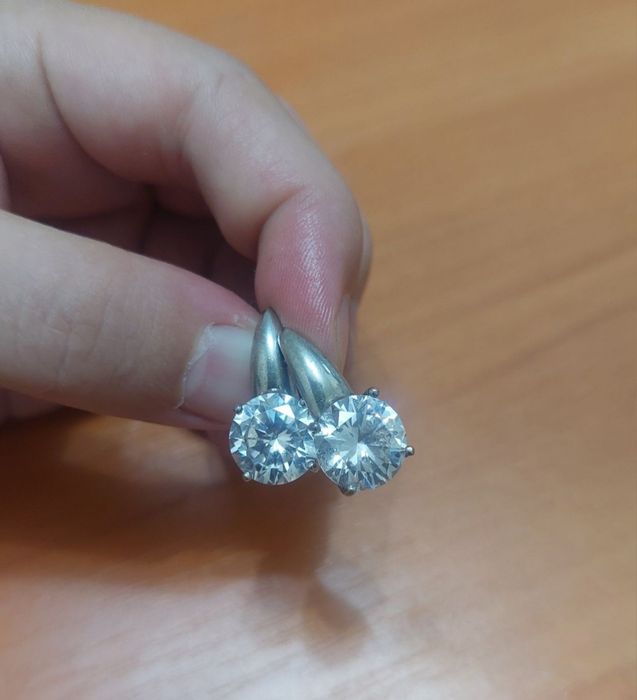 Продам серебряные серьги