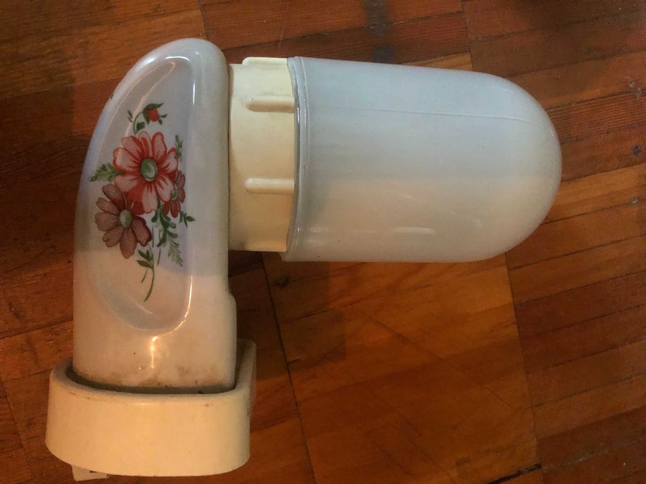 Светильники- бра.