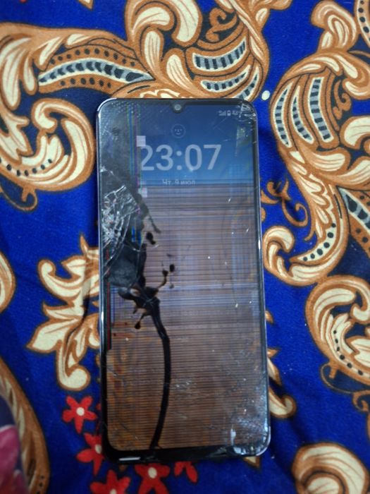Realmy note 60. .