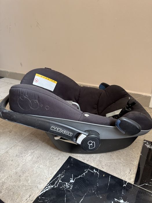 Продам автолюльку Maxi-cosi