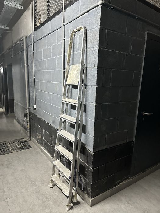 Продам Стремянку