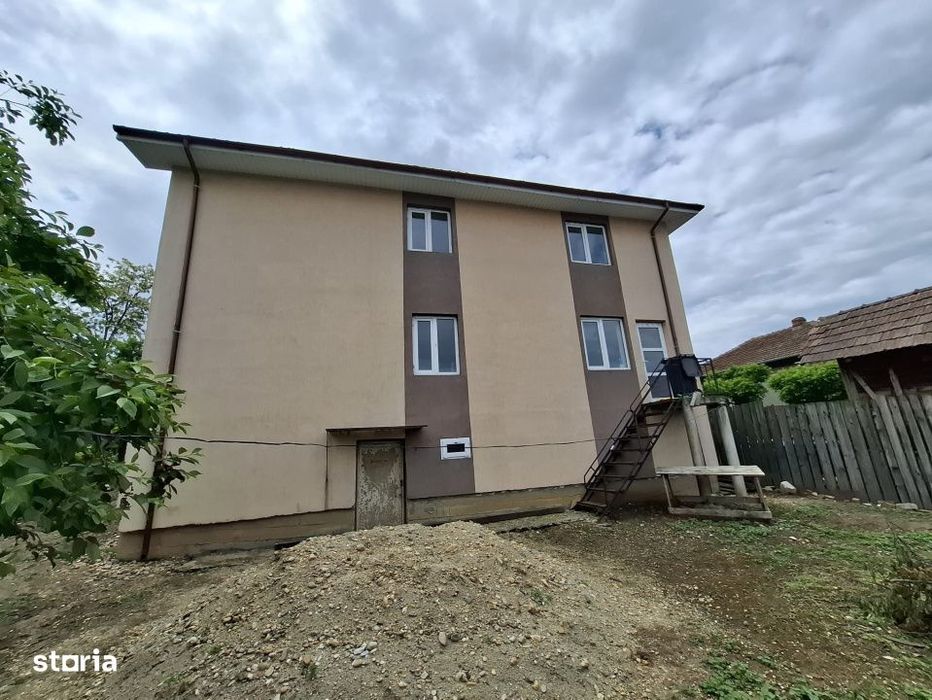 Casa 300 mp,afacere (camin batrani, pensiune), zona Breasta