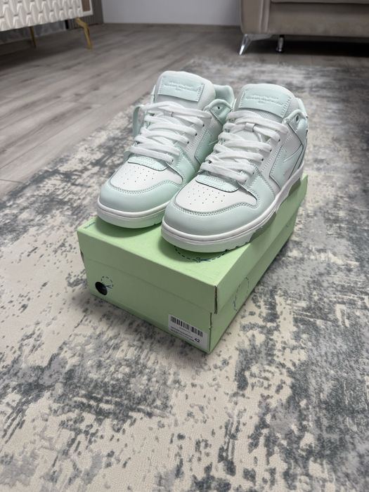 Vand Off White Out Of Office