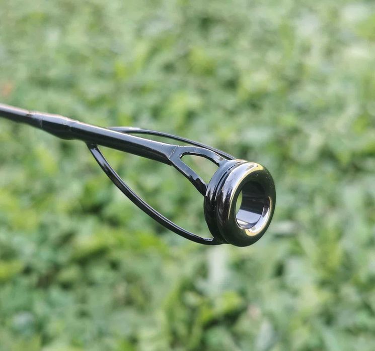 Два карбонови телекарпа 3.60мт + макари VC8000 13 лагера и корда. Нови