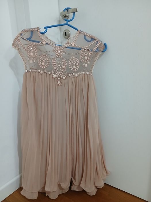 Rochiță  eleganta folosita doar pt 3 ore ,stare perfectă mărimea  S