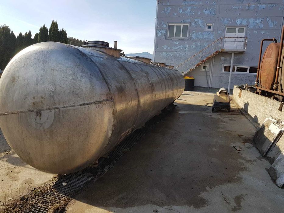 Bazin, Rezervor inox orizontal.