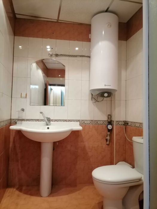 Отличен, 2-стаен апартамент под наем.