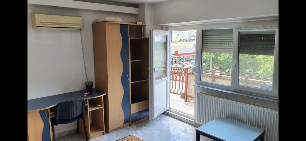 Garsoniera timpuri noi