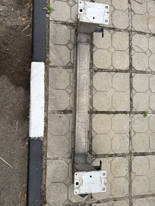 Греда предна броня Audi Q5