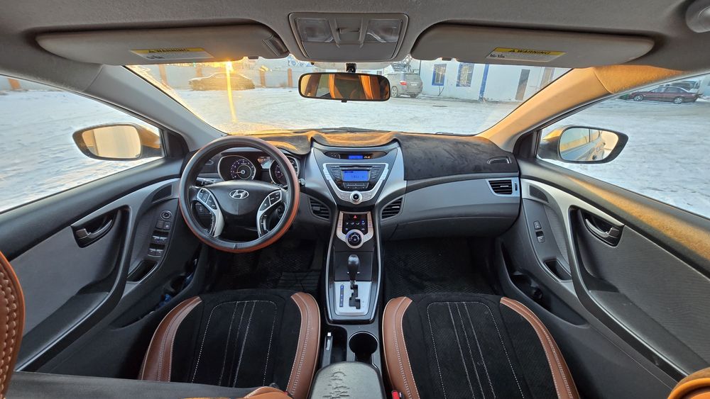 Hyundai Elantra 2011