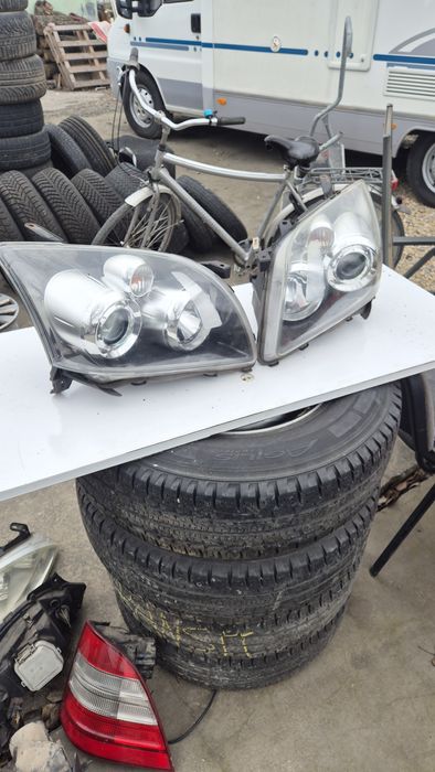 Оригинални Фарове  за Тойота Авенсис Т25 Фейс  2006- 2009г