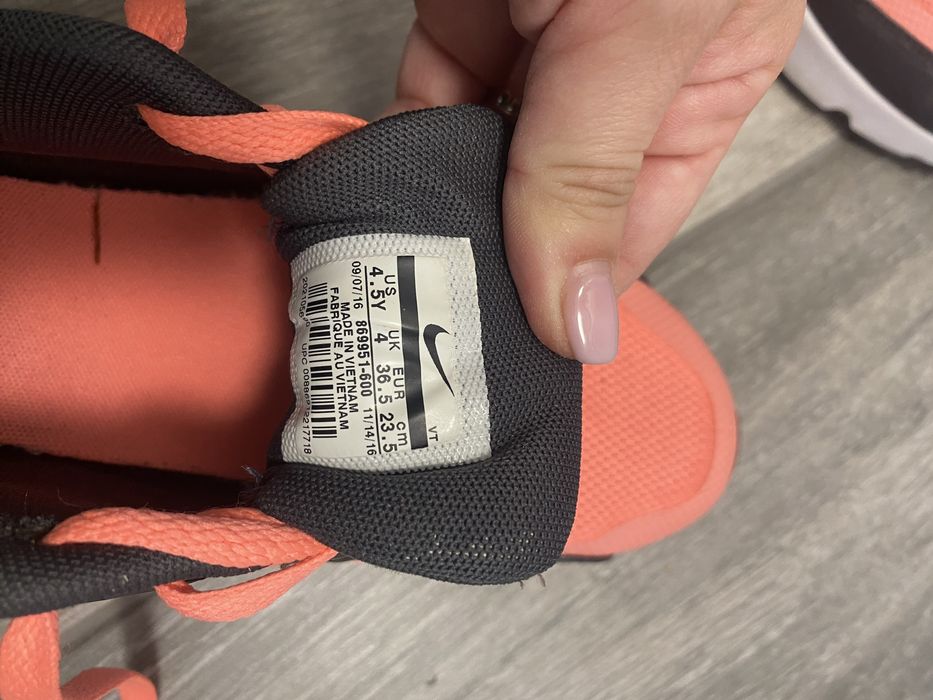 Adidasi Nike AirMax 36.5, roz somon cu negru