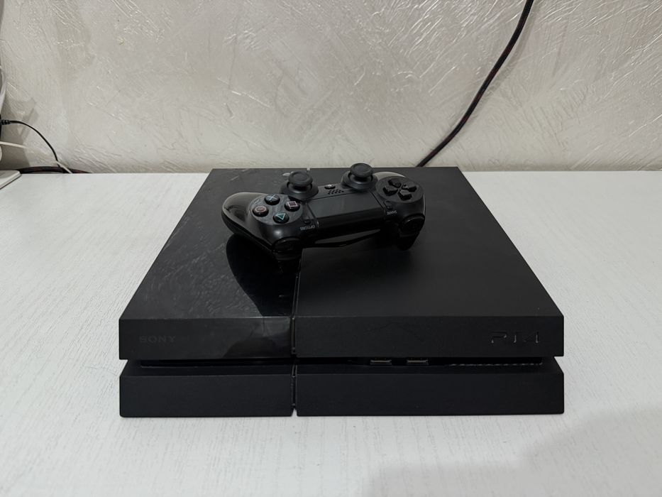 Игровая консоль PlayStation 4