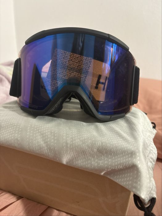 Snowboard goggles