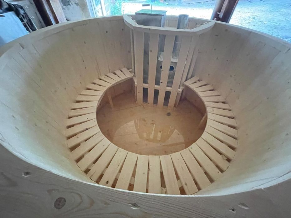 Ciubăr din lemn jacuzii