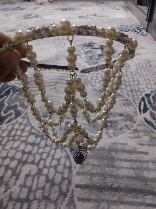 Taqinchoqlar hammasi sotiladi