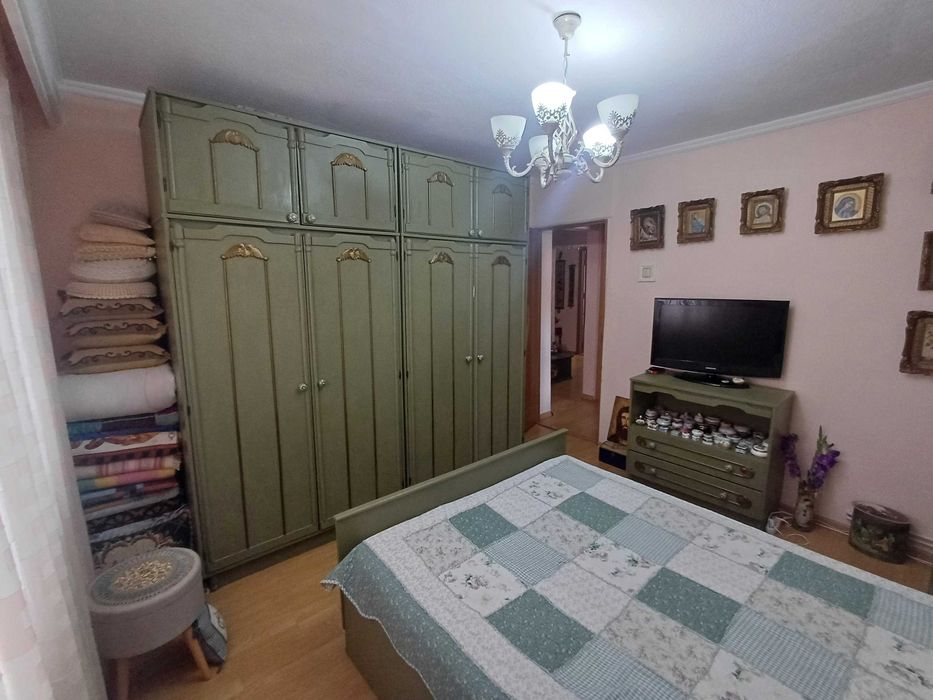 Vand ap 3 camere Robea etajul 1