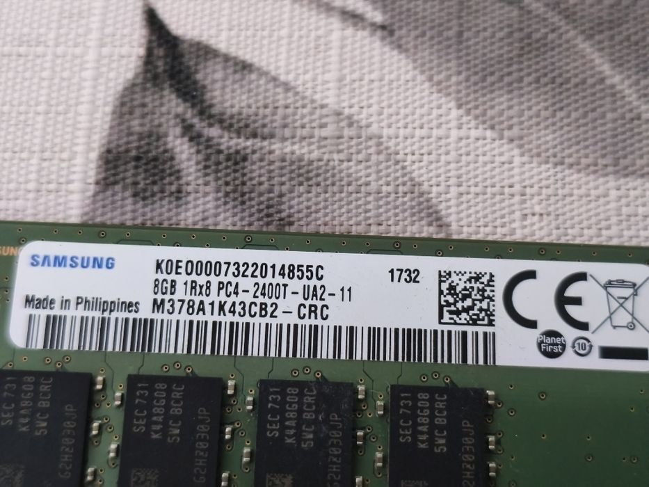 Vind colecția de iPhone se da numai totul nu separat