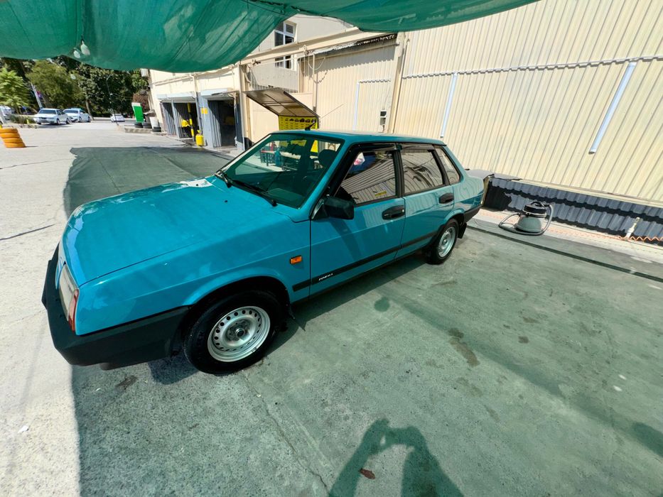 Автомобиль Ваз 21099
