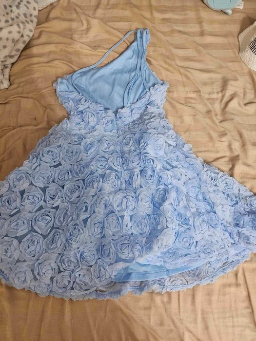 Официална рокля, подходяща за сватба или друг официален празник