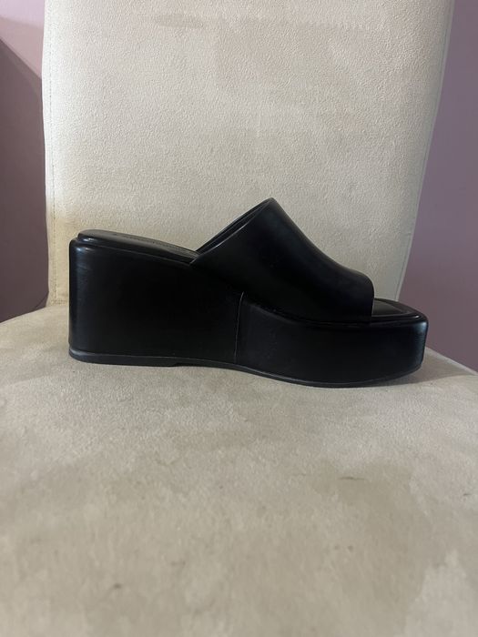 Stradivarius Чехли