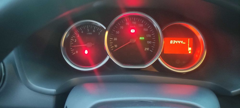 Продавам Dacia sandero stepaway