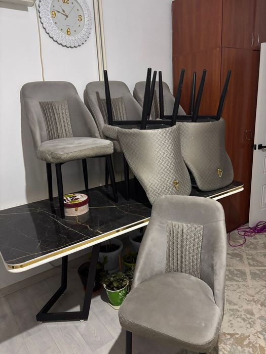 6 стуля мен. 4 стулямен стол сатылады