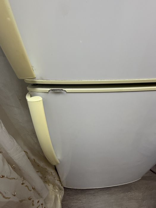 Продам Холодильник Lg